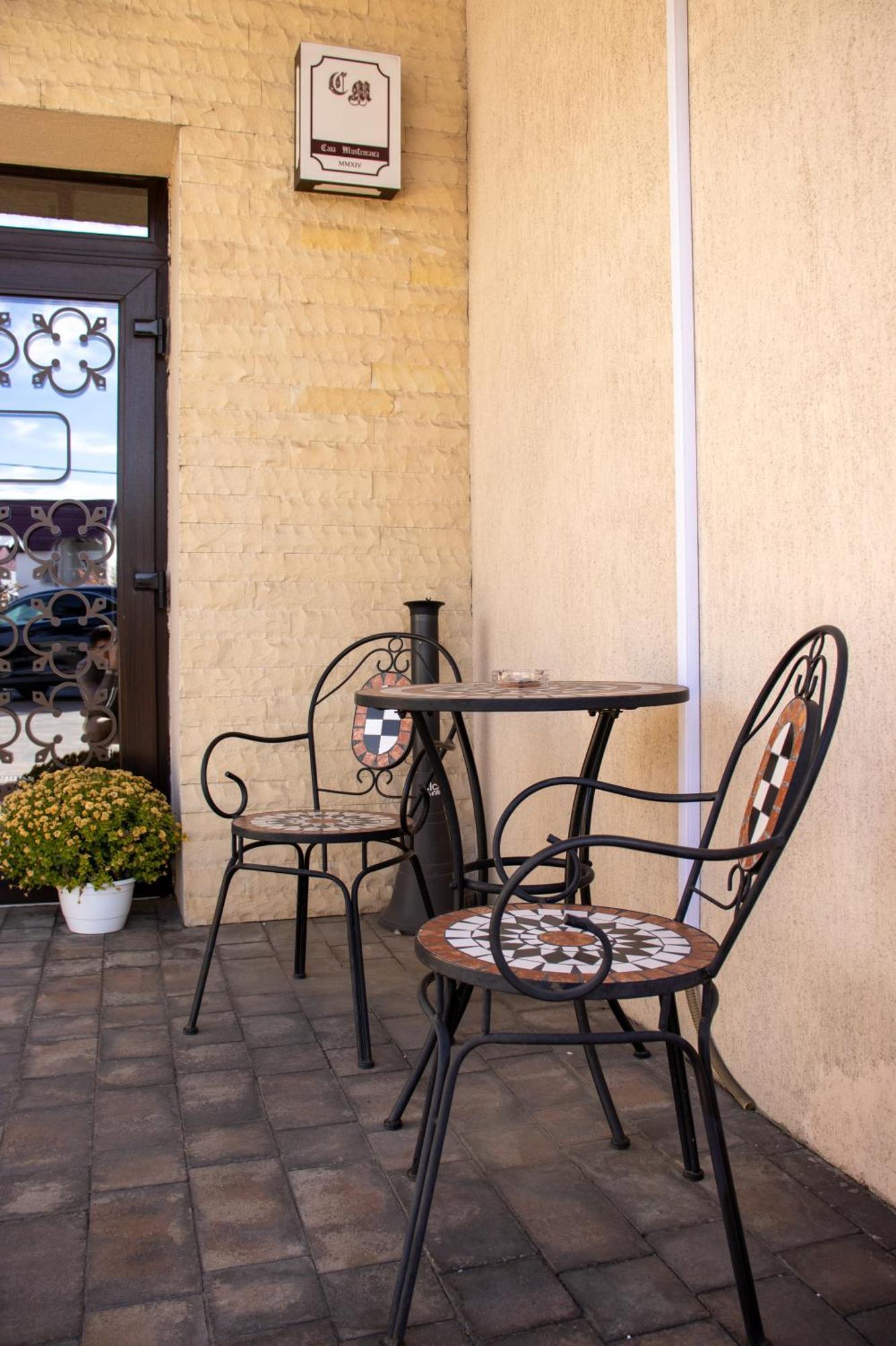 Casa Munteneasca Alessandro Pitesti Ngoại thất bức ảnh