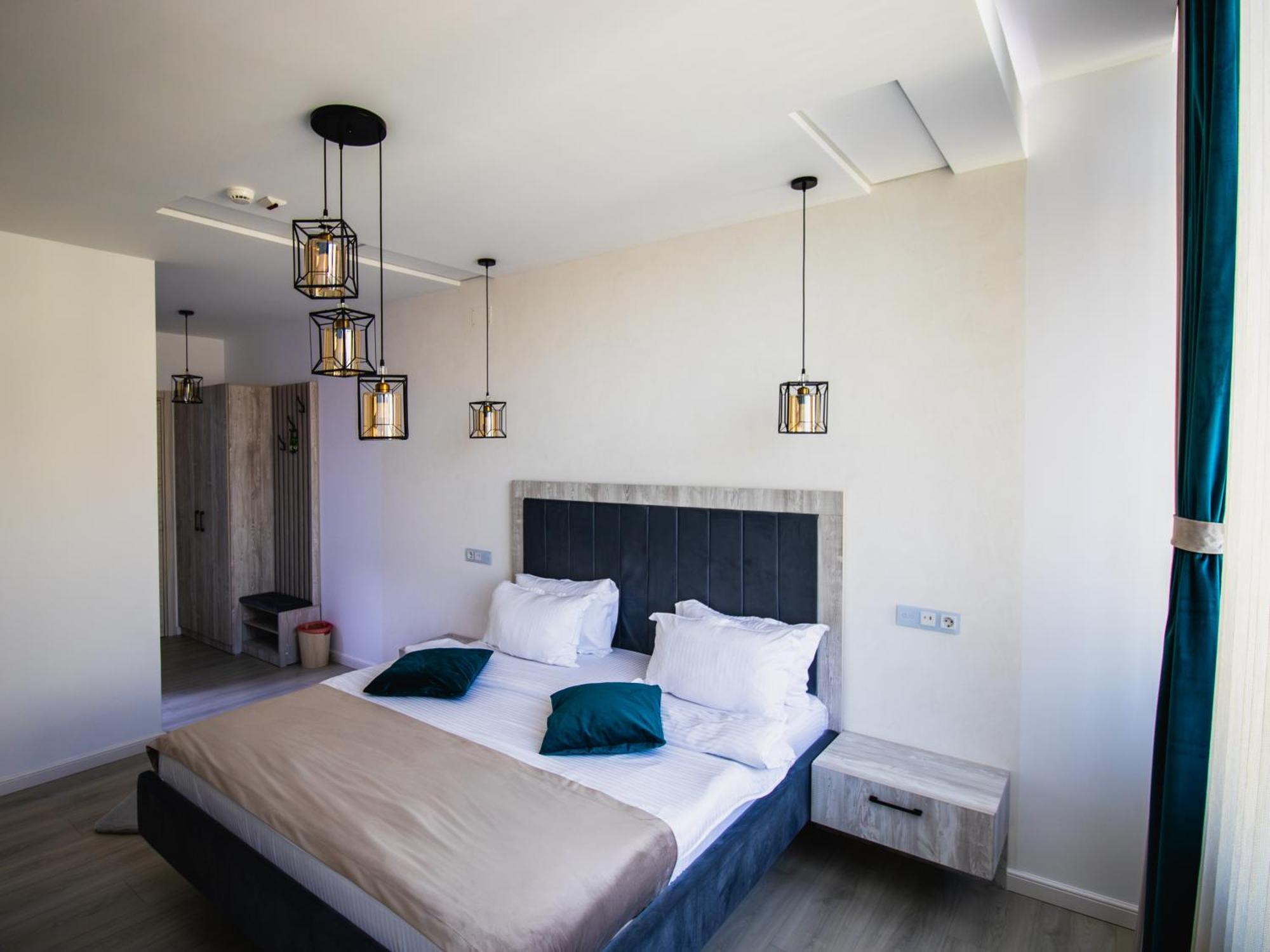 Casa Munteneasca Alessandro Pitesti Ngoại thất bức ảnh