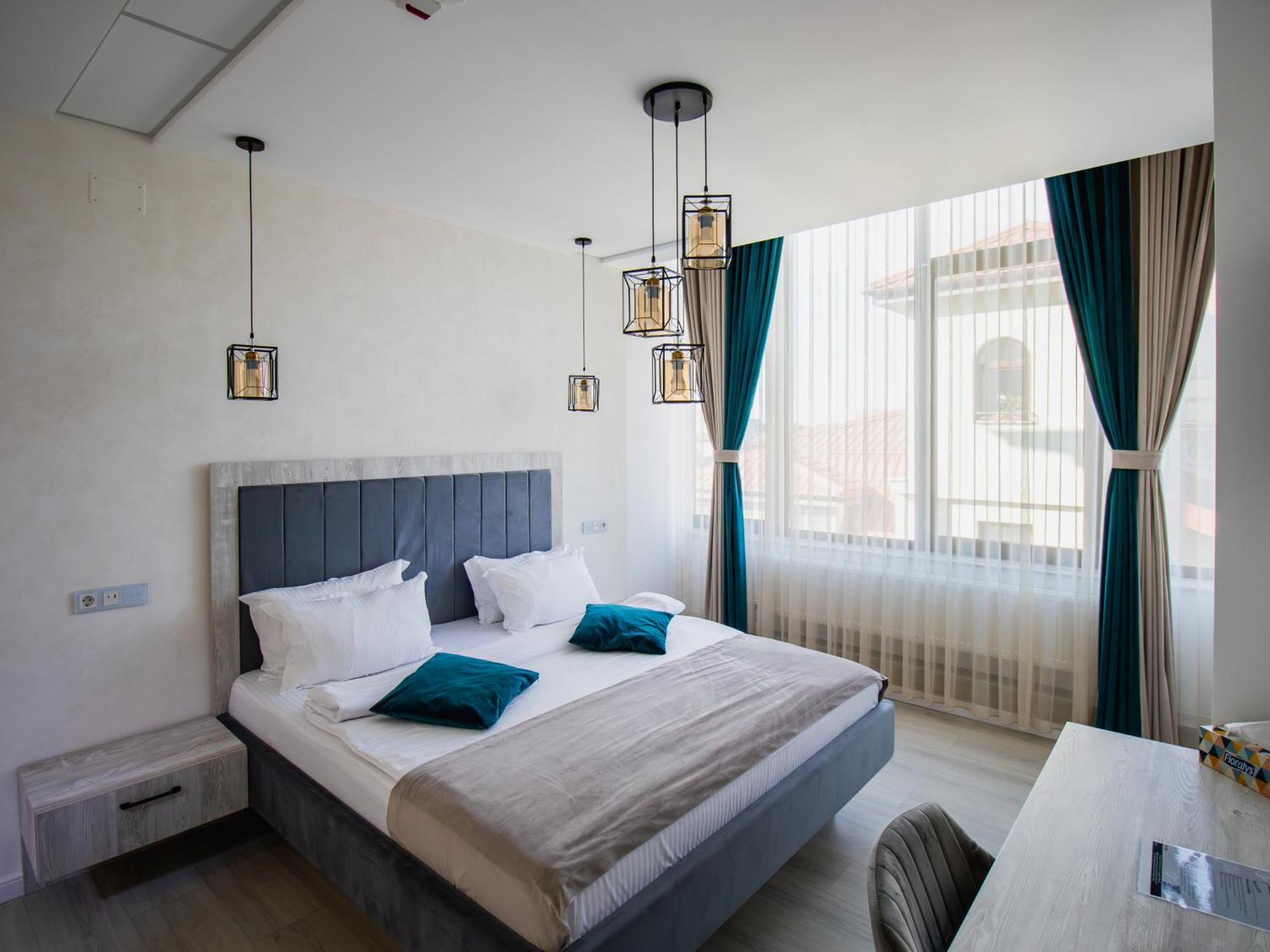 Casa Munteneasca Alessandro Pitesti Ngoại thất bức ảnh